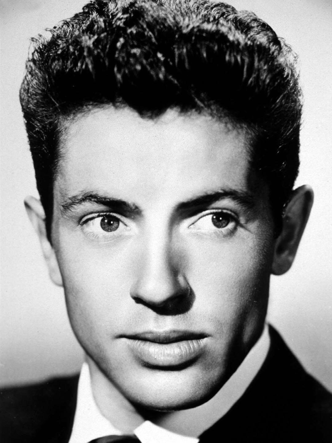 How tall is Farley Granger?